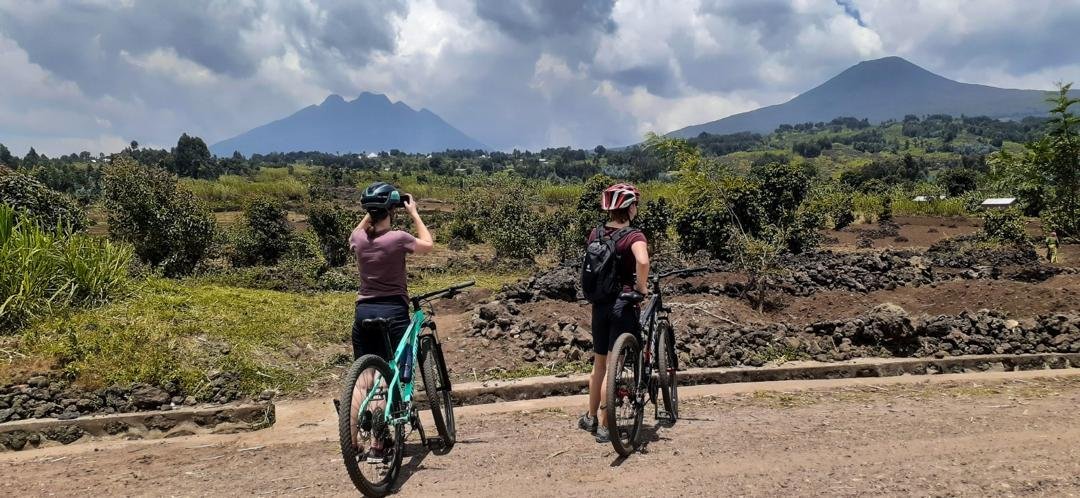 Cycling volcanic foothills